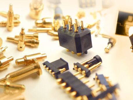 בדיקת אמינות סיכות פוגו בסטנדרטים כלליים