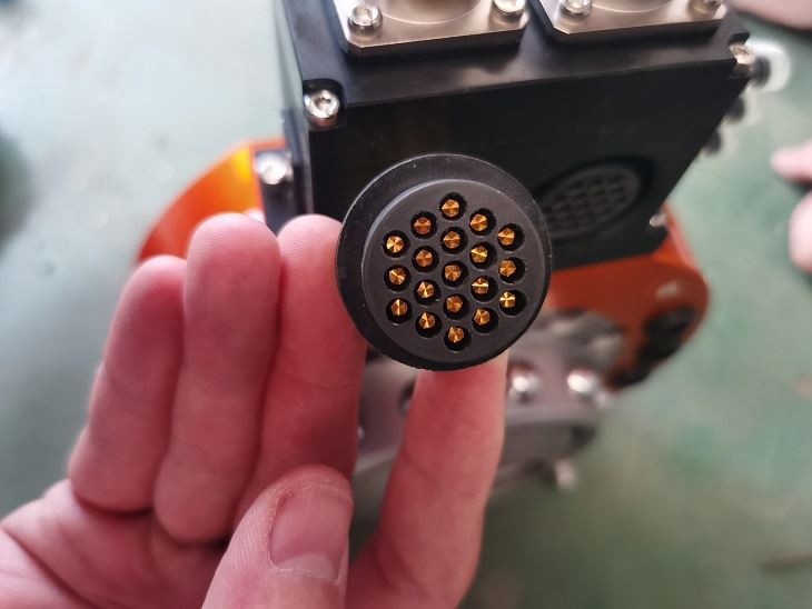 פתרון מחבר זכר ונקבה 19 פינים