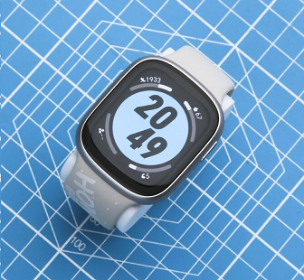 Honor Watch4 השתמש בטעינת ה-Pogo Pin